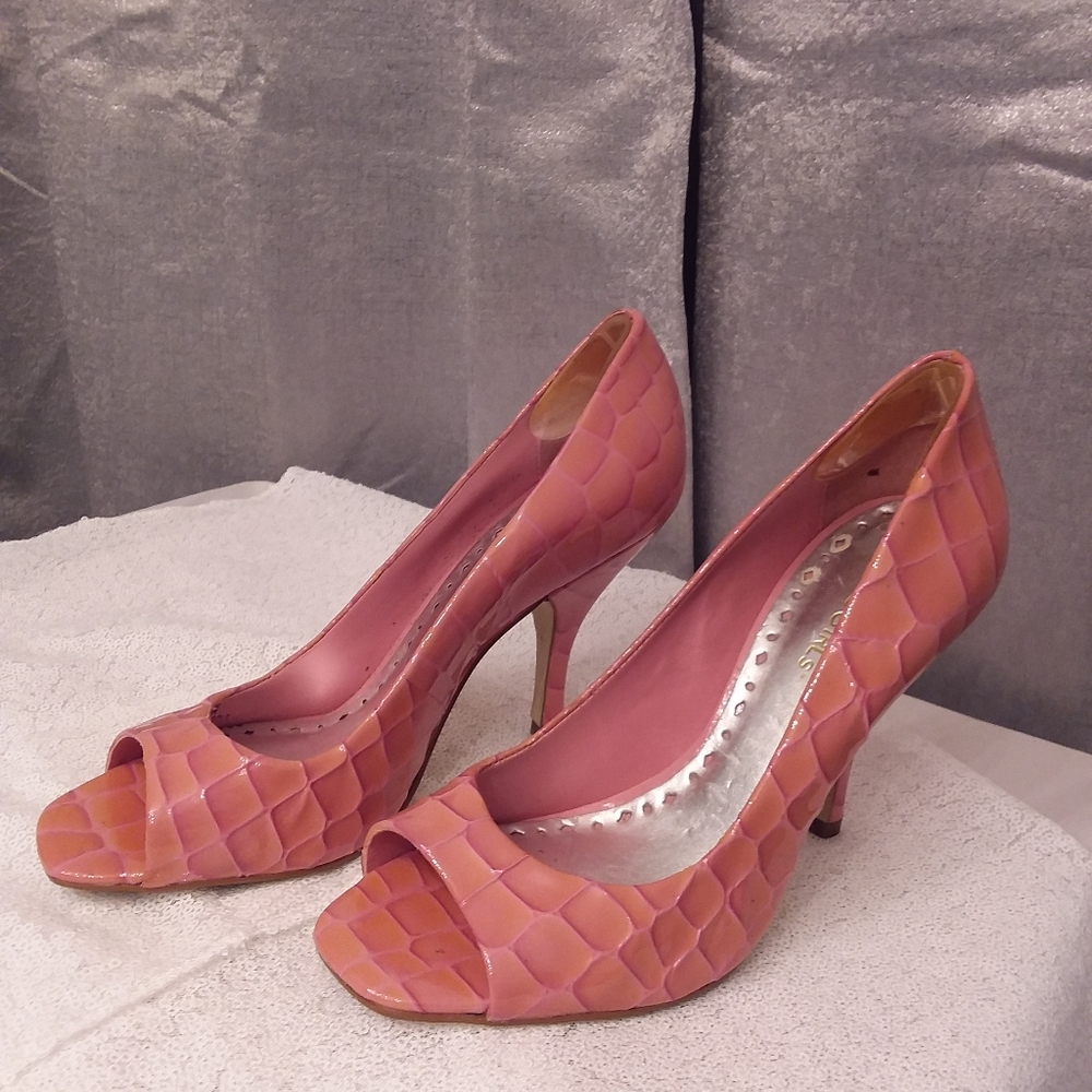 BCBGIRLS Leather heels Sz.7